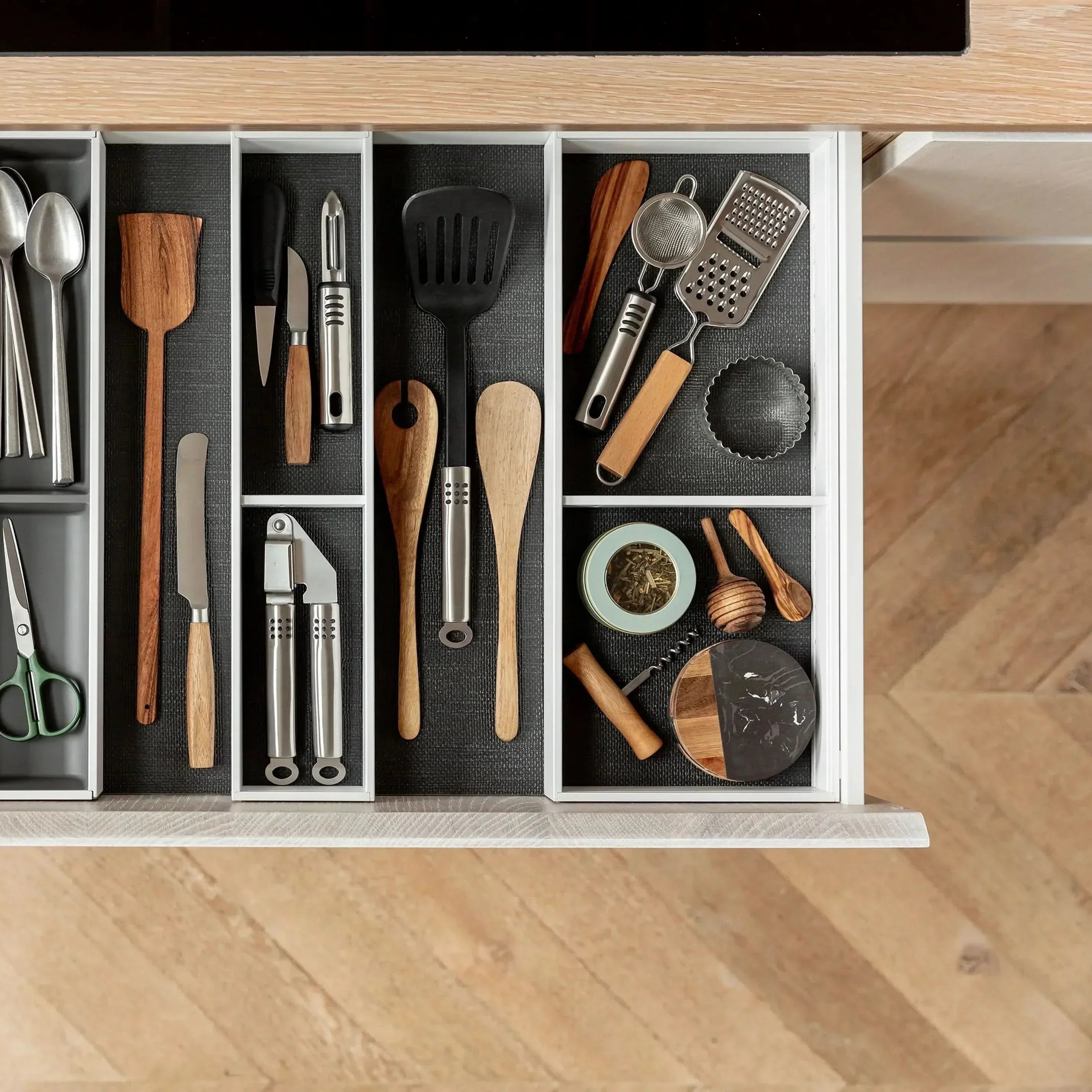 PLAINtrio Stahl. Bundle für Besteck & Küchenutensilien (50 cm) Bundle Blum