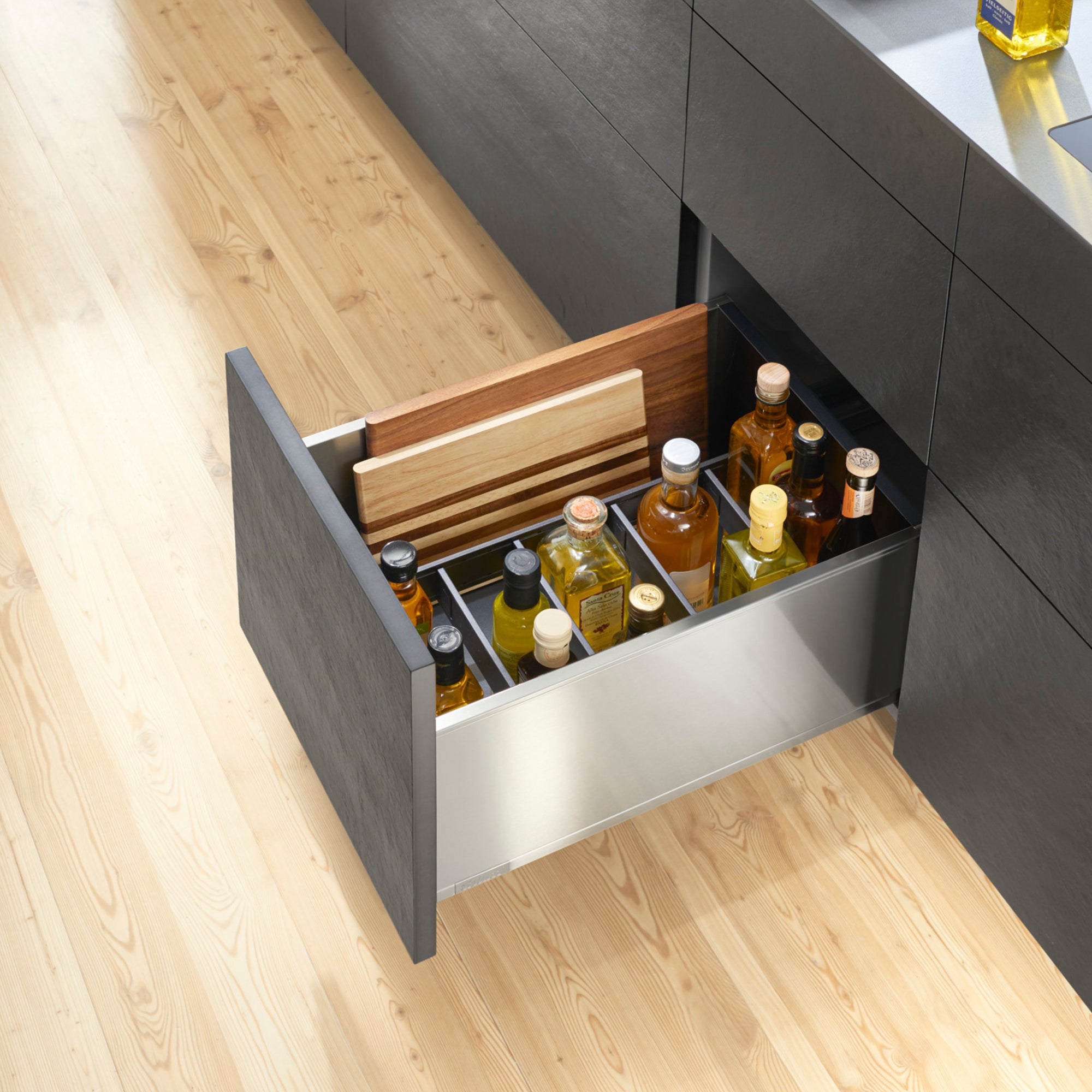 Flaschenhalter für die Schublade Rahmen Blum